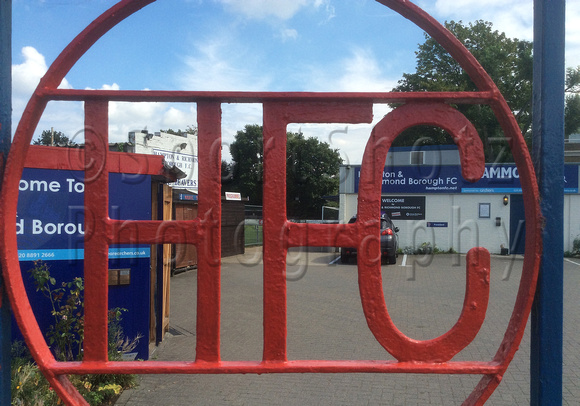 Through the gate. Hampton & Richmond Borough v Dartford