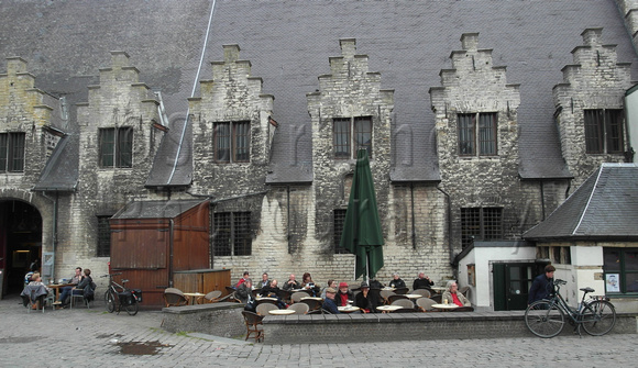 the "Groot Vleeshuis" (meat house), built between 1407 and 1419