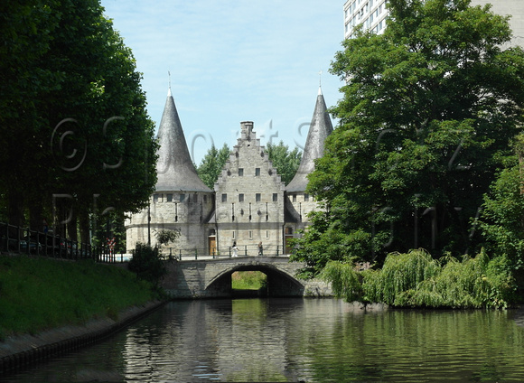Rabot, Gent. In 1488, Maximilian of Austria took advantage of a weak point in Ghent’s defences to seize the city. When, after 40 days of siege, his army withdrew without having accomplished their miss