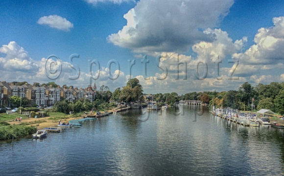 View of the Thames on the way to Hampton & Richmond v Dartford
