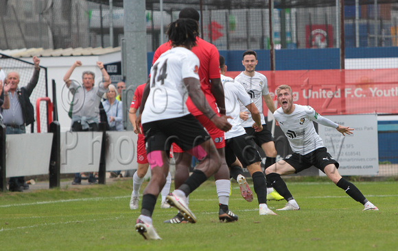Dartford win 0:6 to retain top of the table position.