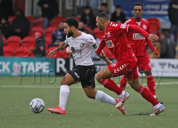 Dartford win 2:3 against Hemel Hempstead Town in the National League South. Dartford remain top of the table.