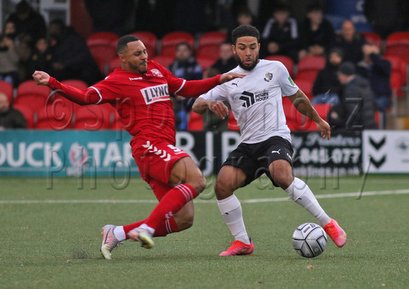 Dartford win 2:3 against Hemel Hempstead Town in the National League South. Dartford remain top of the table.